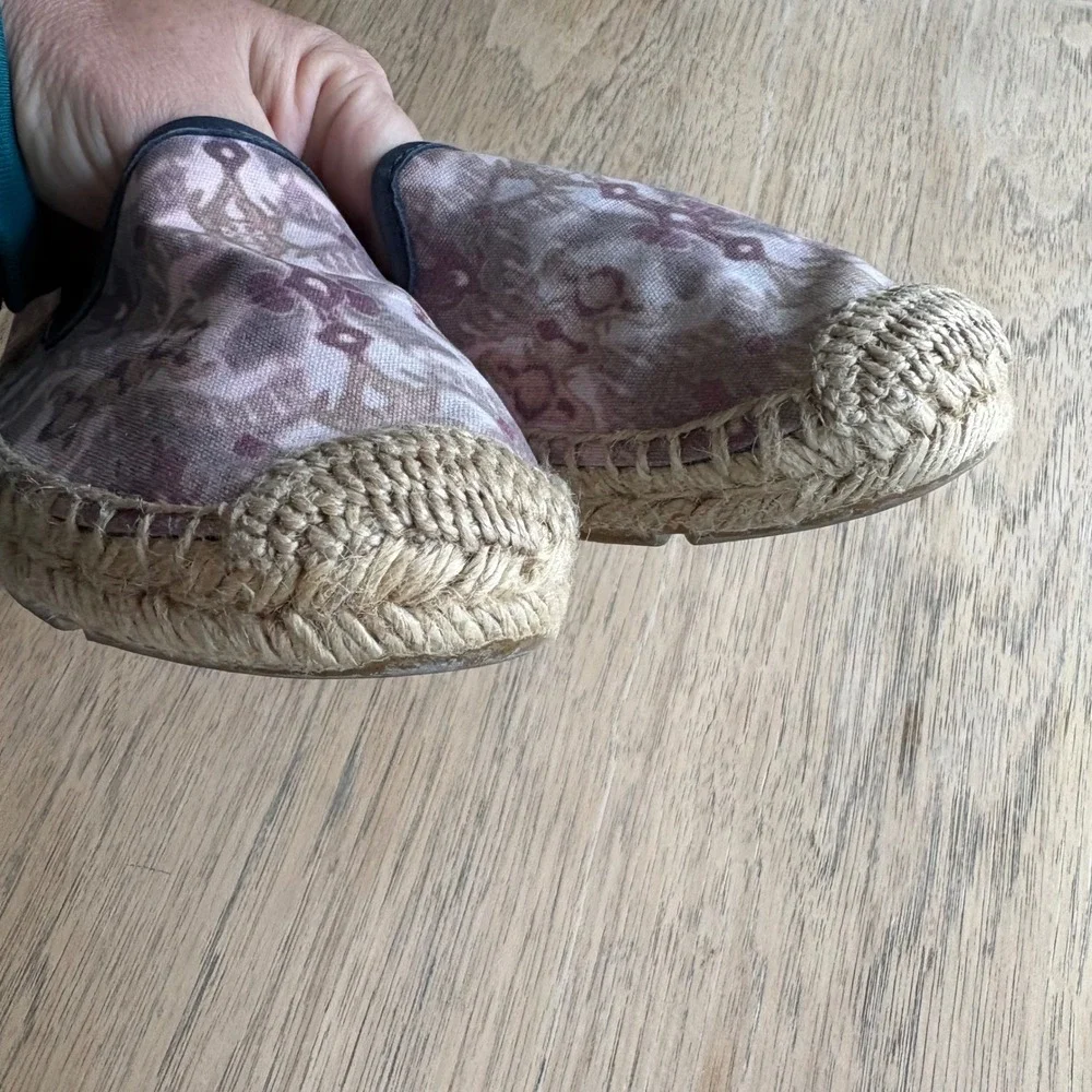 NWOB Tory Burch Purple Ikat Canvas Espadrille Flats Gold Logo Navy Leather Trim
